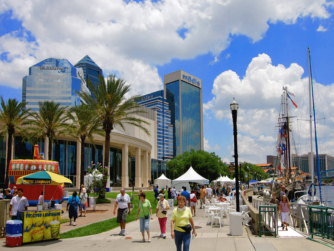 Riverwalk Foto 